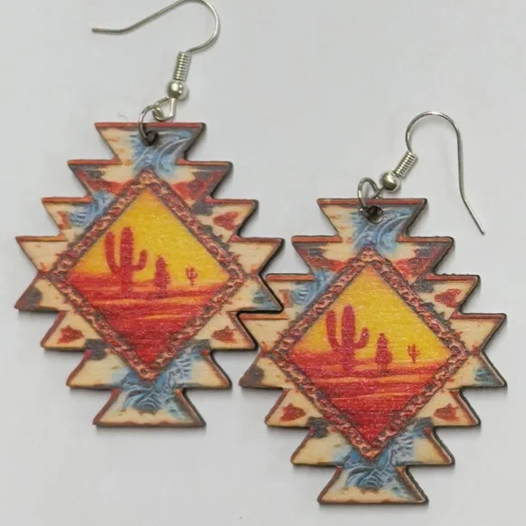 SOUTHWEST AZTEC SANTA FE Pattern Earrings UNBRANDED - Picture 2 of 8